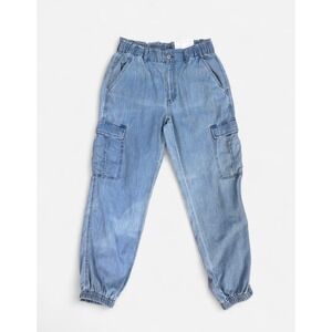 American Eagle Relaxed Mom Jogger Light Wash Denim Cargo Pants Women 6 28W NWT